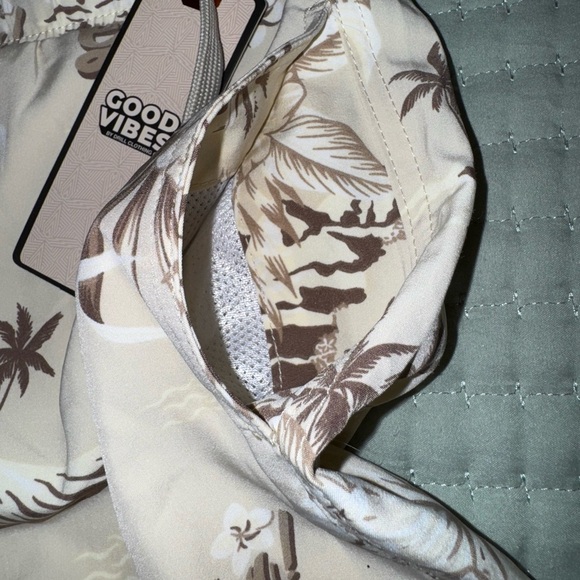 Good Vibes Beige/Brown 3 way stretch tropical swim Shorts. Size M. NWT - Picture 15 of 16